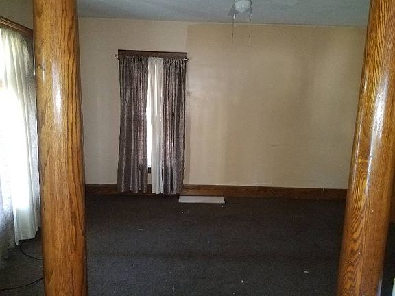 3rd image of 327 W Newell St