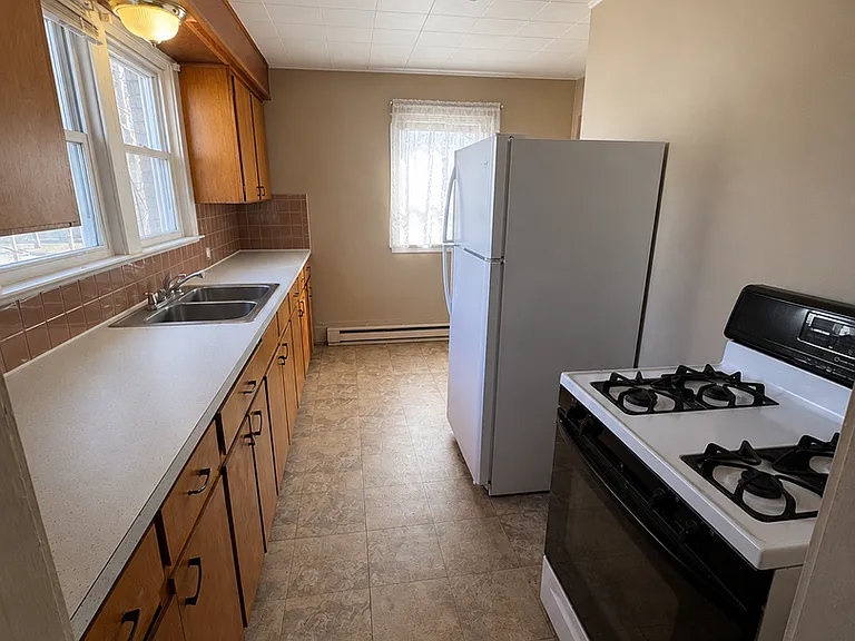 1017 Vine St — Photo 4