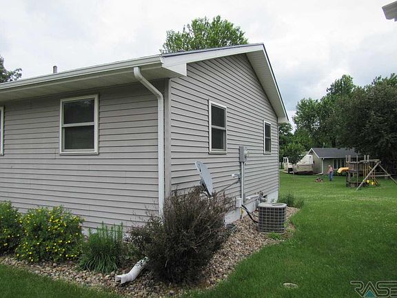2nd image of 1000 N Carol St
