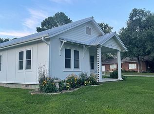 512 E Buchanan St, Prairie Grove, AR 72753