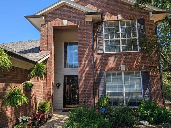 101 Silktree Ct, Lake Dallas, TX 75065