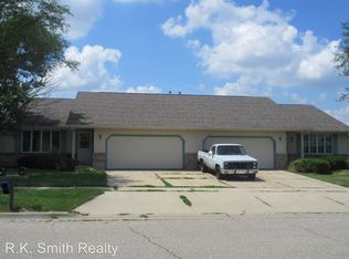 607 Rockshire Dr, Janesville, WI 53546