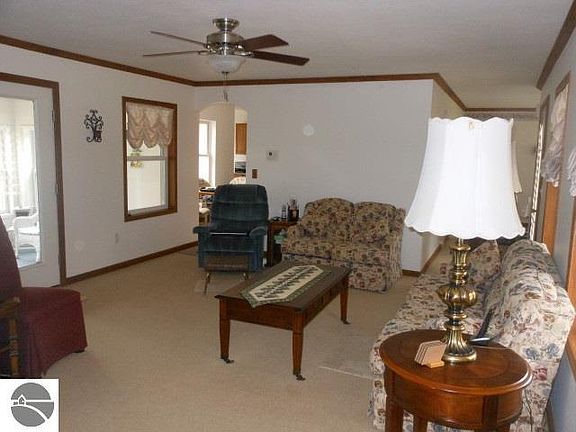 5th image of 2295 W Cheyenne Dr