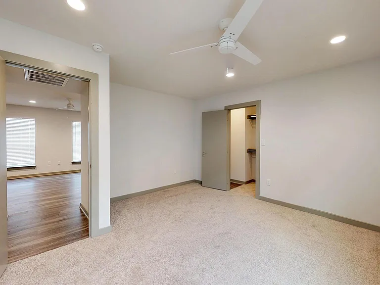 6304 Prospect Ave #202 — Photo 7