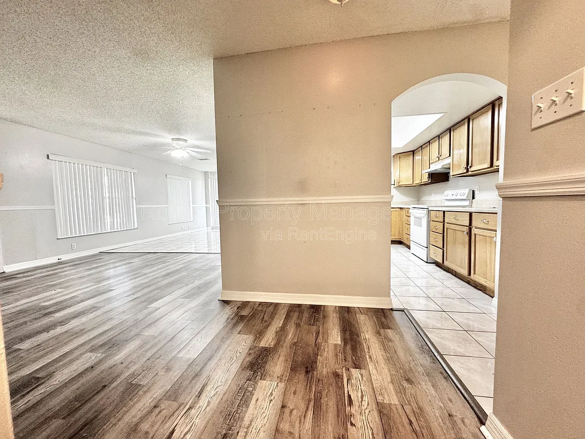 Building Photo - 929 Louisiana Ave #927