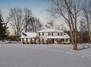 7760 Puddingstone Dr, Chesterland, OH 44026