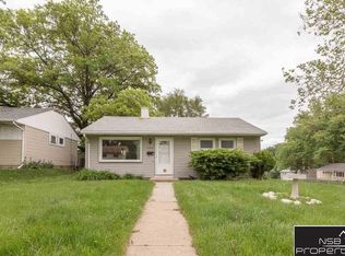 4002 Spring Cir, Omaha, NE 68105