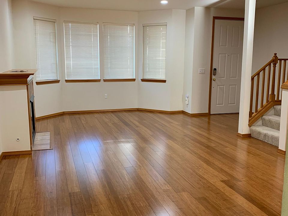 1st image of 441 226th Ln NE