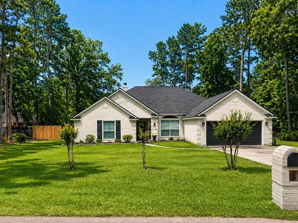 14 E Forest Ct, Conroe, TX 77384