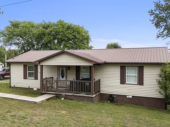 3rd image of 421 Shady Grove Rd