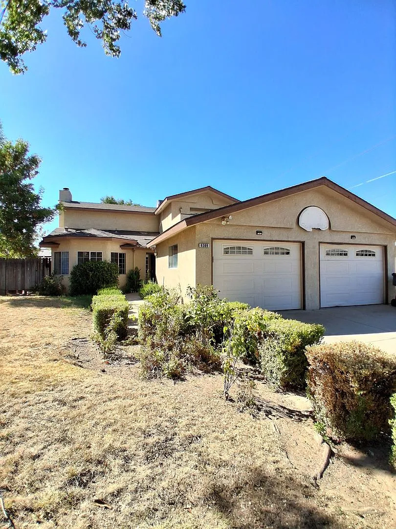 3 Bedroom 2 Bath Home Located in NW Fresno (Fig Garden Loop Area)! — Photo 4