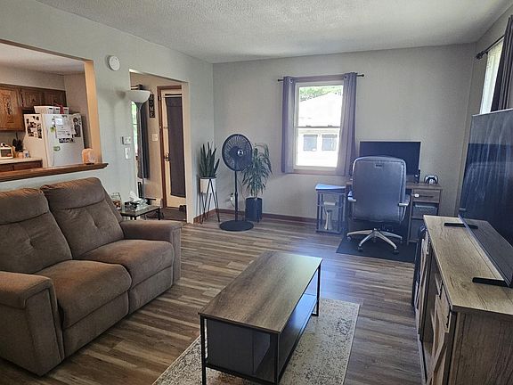 5th image of 1 Fortier Street