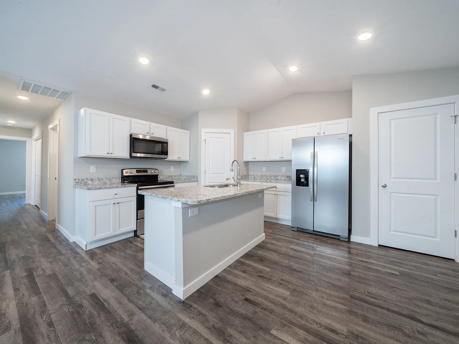 3 bed, 1180 sqft, $1,525 — Photo 4