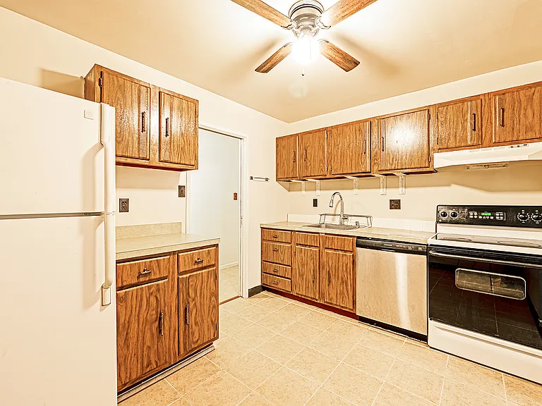 9728 Kingsbridge Dr #101 — Photo 7