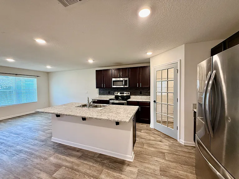 6420 Churchill Cir — Photo 5