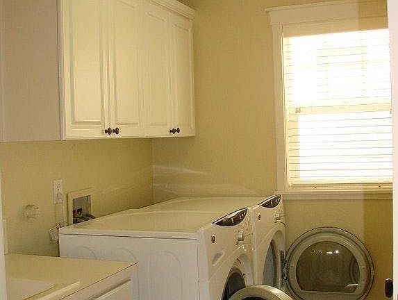 4th image of 1068 SE Bacarra St