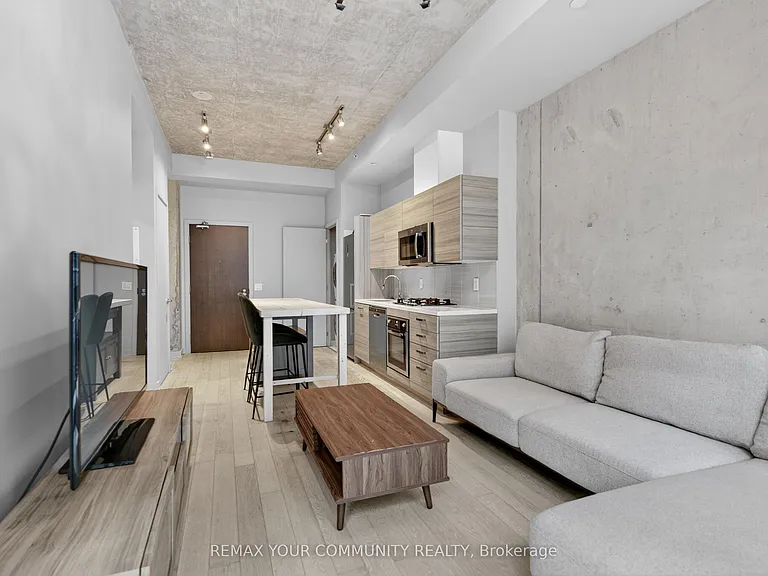11 Charlotte St #204 — Photo 14