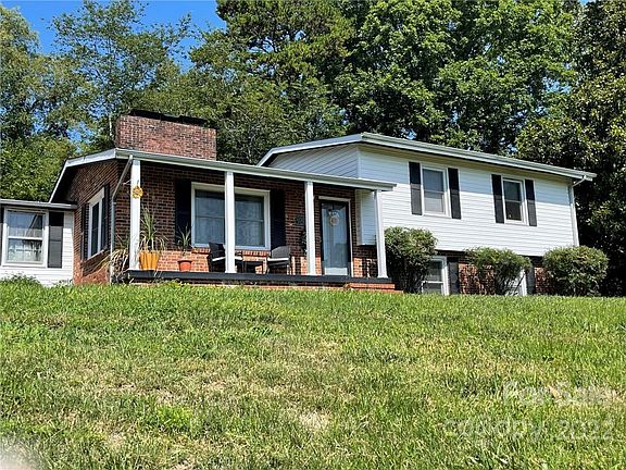 2nd image of 5198 Lake Park Dr