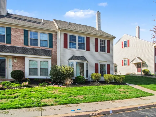 421 Oaktree Ct, Pottstown, PA 19464