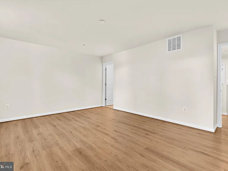 1102 Thomas Trl — Photo 28