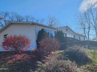 566 Castle Dr, Duncansville, PA 16635