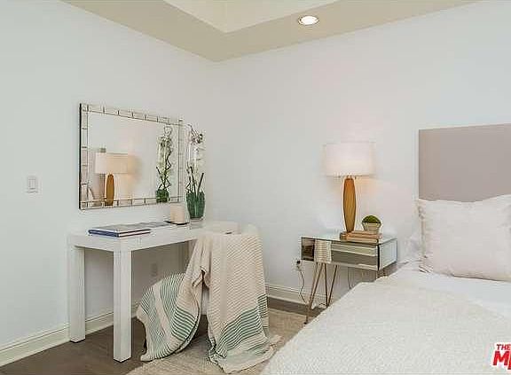 2nd image of 1521 Greenfield Ave APT 204