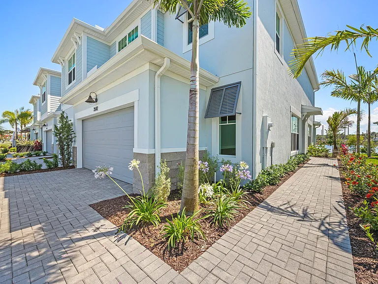 3542 NW Solange Ct — Photo 34