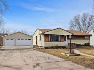 116 River Edge Way NE, Fridley, MN 55432