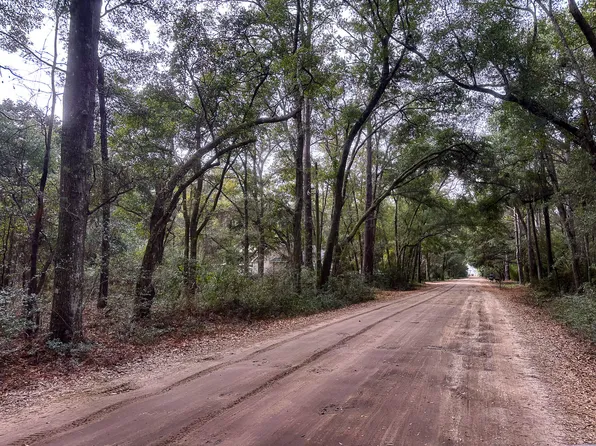 2476 N Rockland Ave, Wadmalaw Island, SC 29487