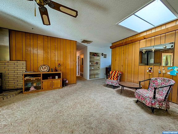 4th image of 9 Old Little Walnut Rd