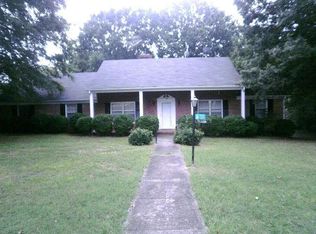 554 Oak Ln, Halifax, VA 24558