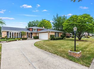 3016 Mary Kay Ln, Glenview, IL