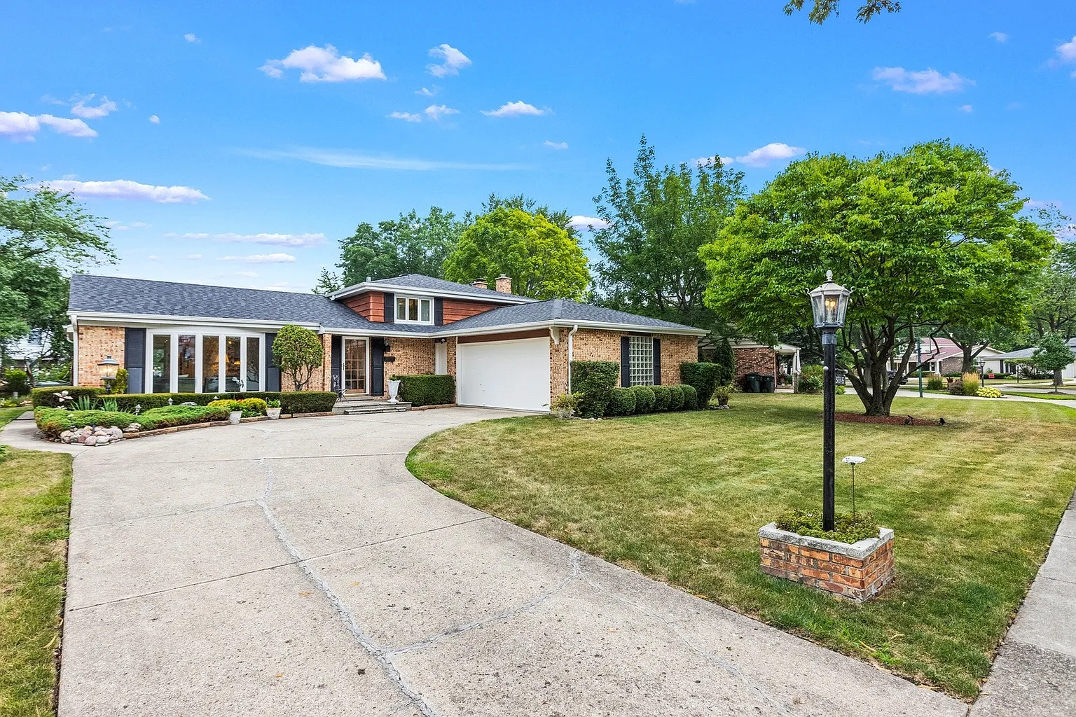 3016 Mary Kay Ln photo 1