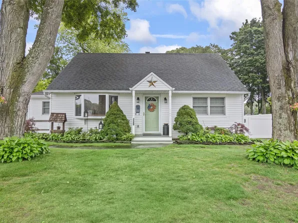 138 Dawn Drive, Centereach, NY 11720