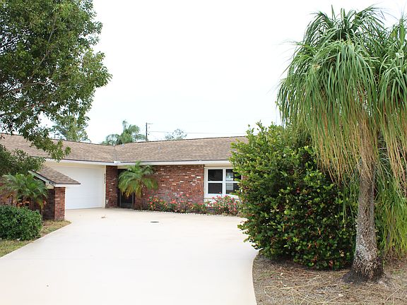 exterior, long driveway