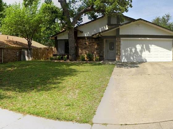 1st image of 3009 Oakridge Dr