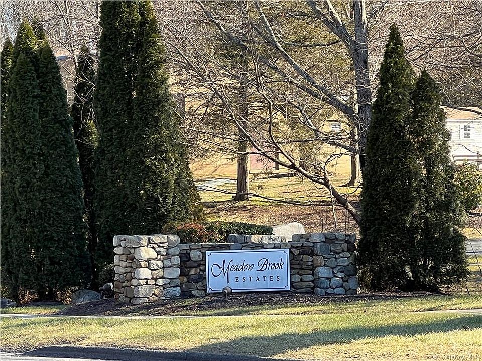 1st image of 210 Woodlawn Dr