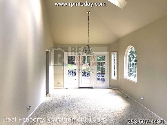 3rd image of 4818 Eagle Creek Ln
