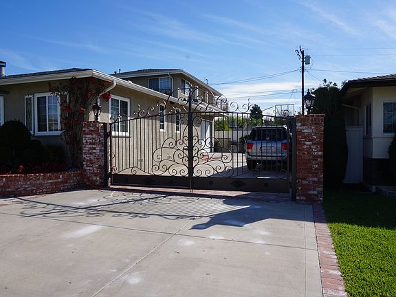 2nd image of 10810 Bogardus Ave