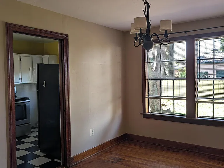 313 Burgin Ave — Photo 18