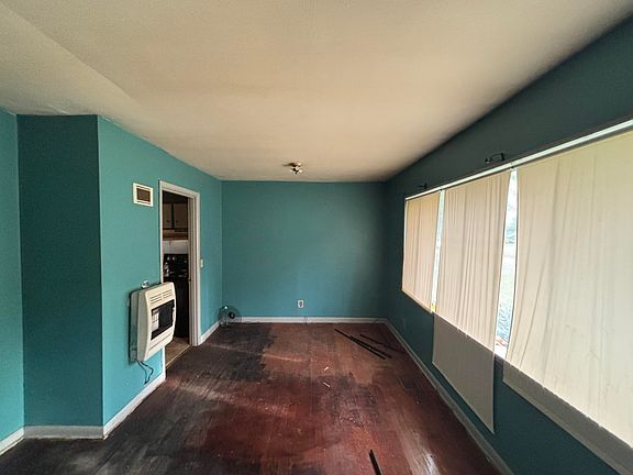 6th image of 304 Hillcrest Dr