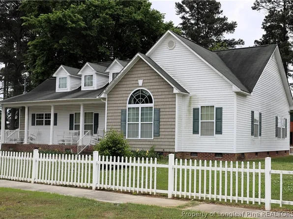 201 S Bond St, Rowland, NC 28383