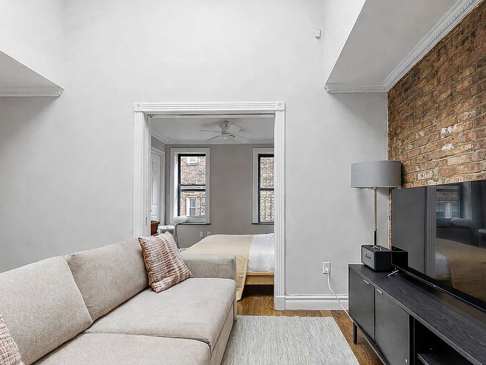 1st image of 110 Bedford St APT 2C