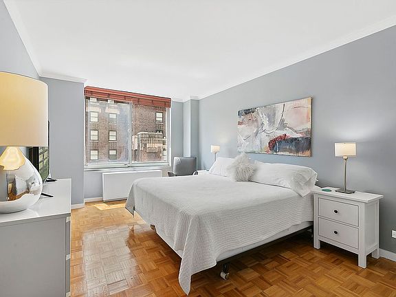 4th image of 145 E 48th St APT 18C