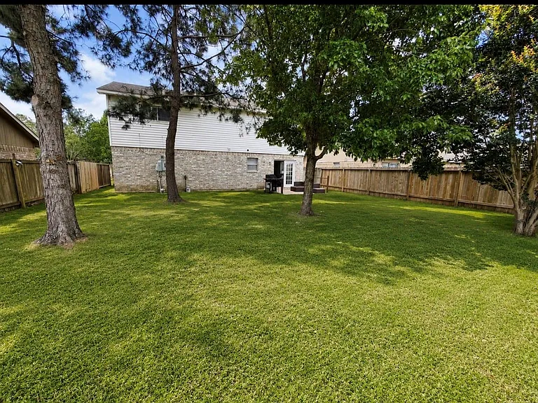18210 Almonte Ln — Photo 2
