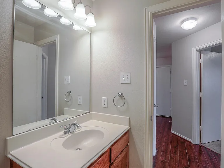 19819 Whispering Hollow Ln — Photo 20