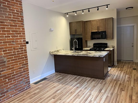 2nd image of 100 S 22nd St #5