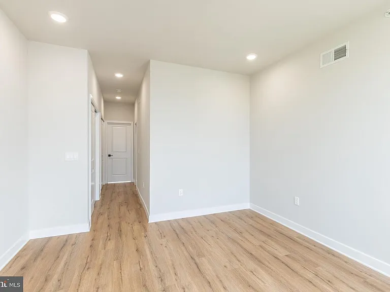 2121 Bellmore St — Photo 17
