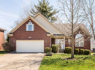 4701 Chenwood Ln, Jeffersontown, KY 40299
