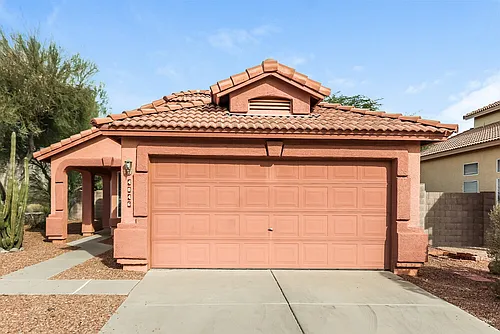 4046 W Abraham Ln Photo 1